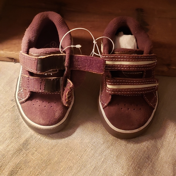🆕️Kids Place Shoes - Picture 7 of 7